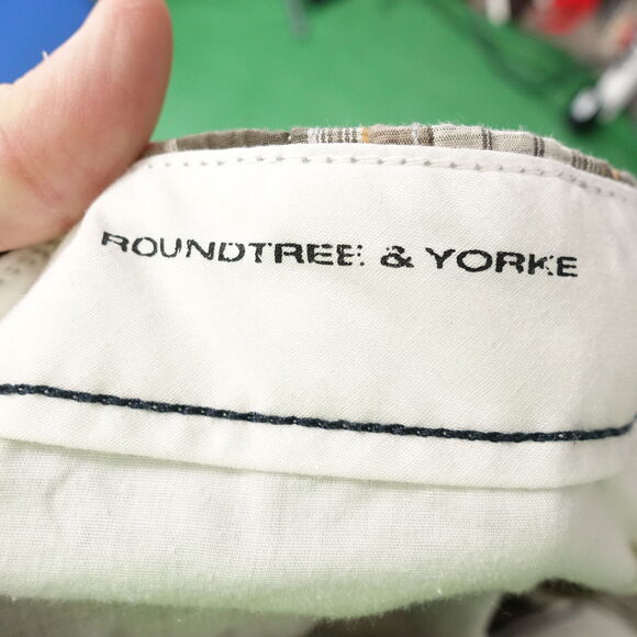 ROUNDTREE & YORKE CARGO PLAID SHORTS MENS SIZE 35 - Picture 5 of 8